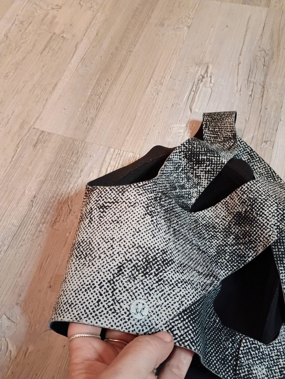 Lululemon - Picture 5 of 6